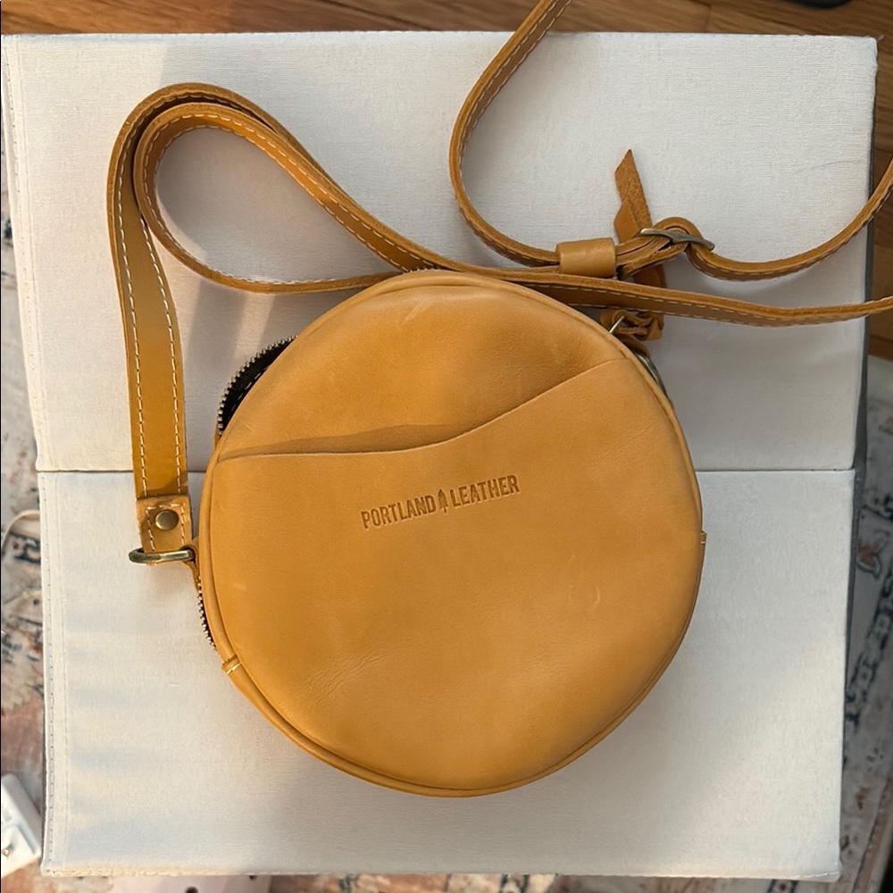 Portland Leather Women's Sunflower Crossbody Circle Bag